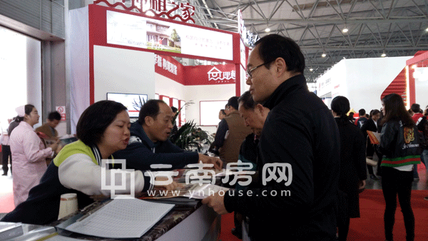 楓橋尚 院展區咨詢人群 楓橋尚 院展區咨詢人群