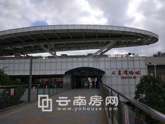 領秀星辰 園距離地鐵站較近 領秀星辰 園距離地鐵站較近