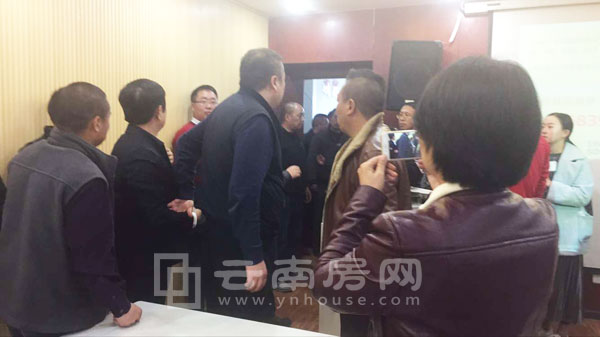 昆明土地交易發生沖突現場 昆明土地交易發生沖突現場