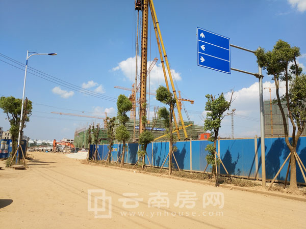 已封頂?shù)脑茙煷髮?shí)驗(yàn)小學(xué) 已封頂?shù)脑茙煷髮?shí)驗(yàn)小學(xué)