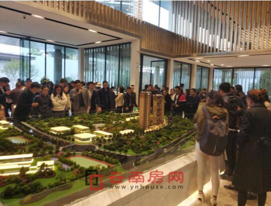 中梁首府開盤現(xiàn)場 中梁首府開盤現(xiàn)場