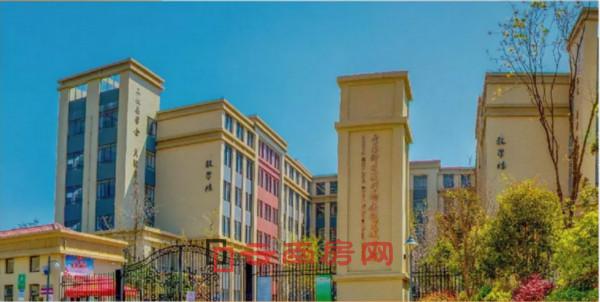 云師大附中俊發(fā)中學(xué)實(shí)景 云師大附中俊發(fā)中學(xué)實(shí)景