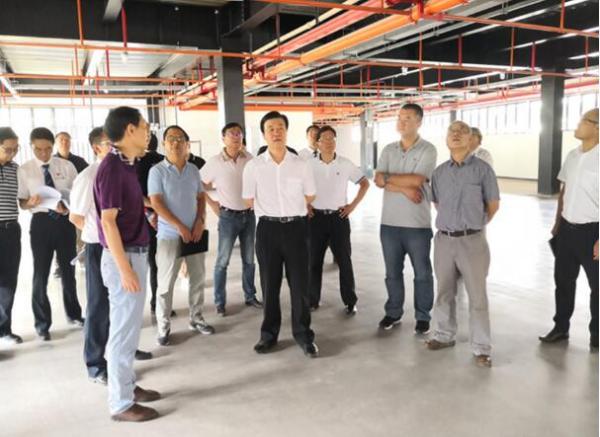 周榮等到地鐵2號線昆明火車站臨時過渡行包樓檢查 周榮等到地鐵2號線昆明火車站臨時過渡行包樓檢查