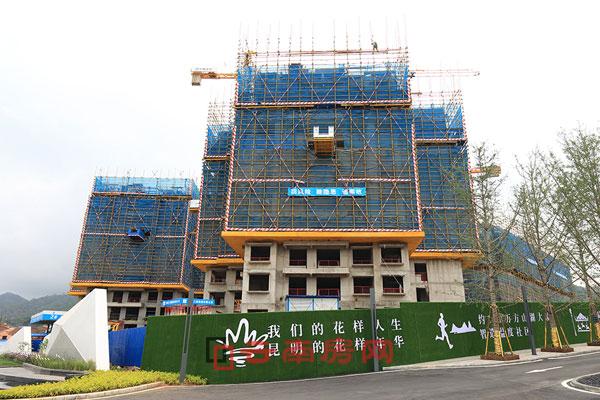 花樣年麓湖國際工程有序推進 花樣年麓湖國際工程有序推進