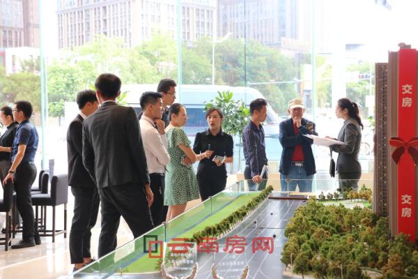 七彩云南第壹城商鋪火熱開盤 七彩云南第壹城商鋪火熱開盤