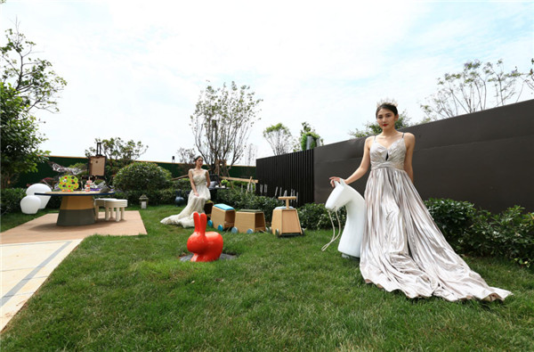 古滇未來城極致疊墅實體樣板間臻美綻放 古滇未來城極致疊墅實體樣板間臻美綻放