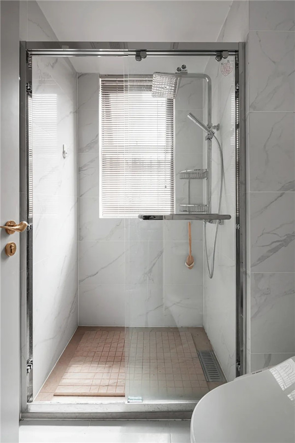 現(xiàn)實浪漫滿屋 現(xiàn)實浪漫滿屋