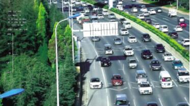 昆玉高速“空中交警”上崗 500米高空實(shí)時(shí)抓拍路面違法行為 目前暫不處罰 昆玉高速“空中交警”上崗 500米高空實(shí)時(shí)抓拍路面違法行為 目前暫不處罰