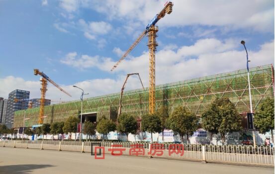 宜家目前已封頂,但內部仍在施工建設中 宜家目前已封頂,但內部仍在施工建設中