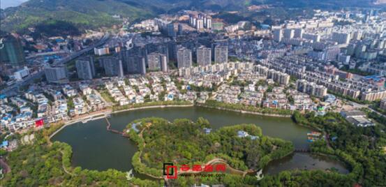 月牙塘公園實(shí)景圖 月牙塘公園實(shí)景圖