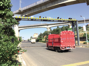 小新村立交將設3座2.5米限高架 小新村立交將設3座2.5米限高架