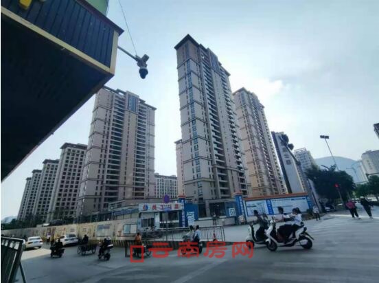 君庭云邸外圍樓棟主體已呈現 君庭云邸外圍樓棟主體已呈現