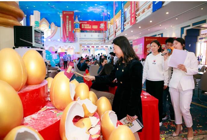 五一狂歡,嗨翻全城!皇家馬戲嘉年華空降昆明恒大文化旅游城 五一狂歡,嗨翻全城!皇家馬戲嘉年華空降昆明恒大文化旅游城