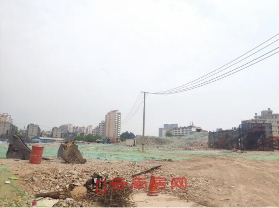 中海匯德里西北側為白龍寺城改片區實景,目前已完成土地平整 中海匯德里西北側為白龍寺城改片區實景,目前已完成土地平整