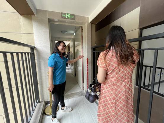 為到訪業主提供“一對一”講解 為到訪業主提供“一對一”講解