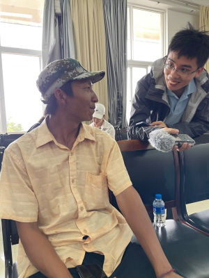 監測員付啟有接受采訪 監測員付啟有接受采訪