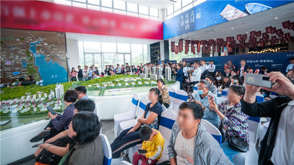 Ʒδlꡤ̡δ̘I̳ɹAMɹ