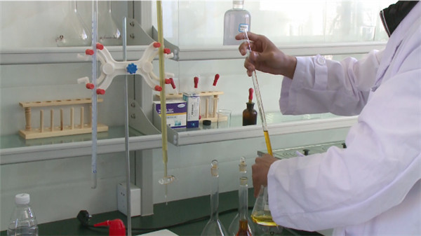 拆除違規建筑、禁養區養殖清零…通海杞麓湖實施最嚴格保護措施 拆除違規建筑、禁養區養殖清零…通海杞麓湖實施最嚴格保護措施