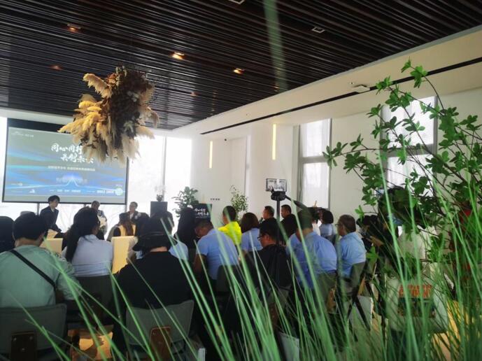 Ƽ Ԓʯ|иcδlչ߷ՓAMeУ