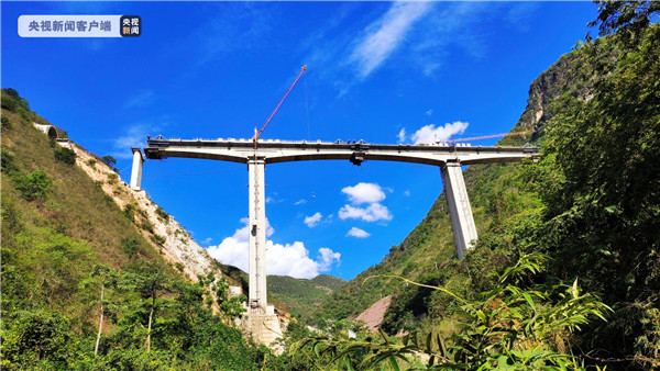 ȫ؞ͨF·ѿ~ŭ|LȺOȡͻ