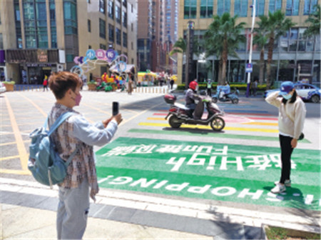 ɫR׌ǰһ  Еr(sh)(bo)ȫýwӛ w 㽭_(ti)ݵwR W(wng)j(lu)؈D ɫRմ  