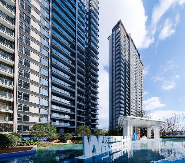 建筑與房屋的城市高樓 描述已自動生成