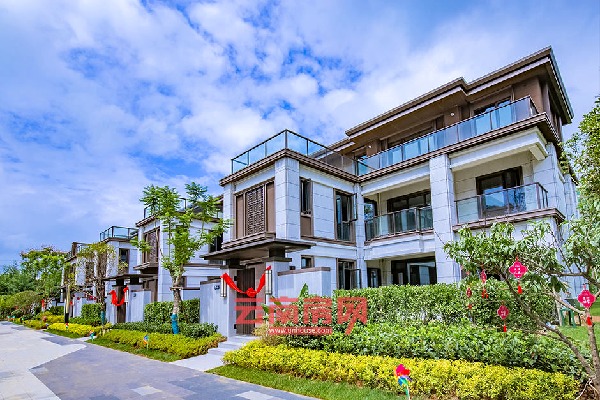 房子前有花 描述已自動生成