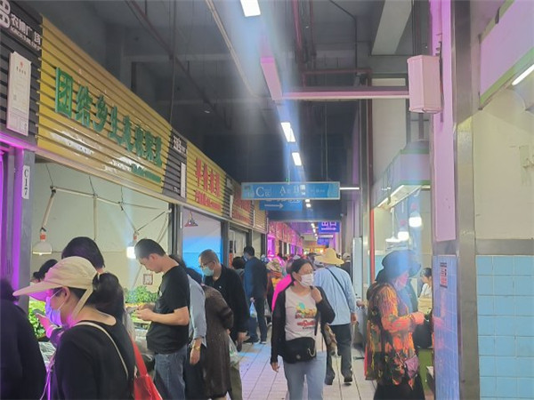 昆明五里多農博廣場,藏著物美價廉的人間百味 昆明五里多農博廣場,藏著物美價廉的人間百味