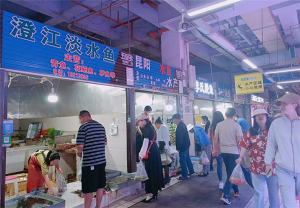 昆明五里多農博廣場,藏著物美價廉的人間百味 昆明五里多農博廣場,藏著物美價廉的人間百味