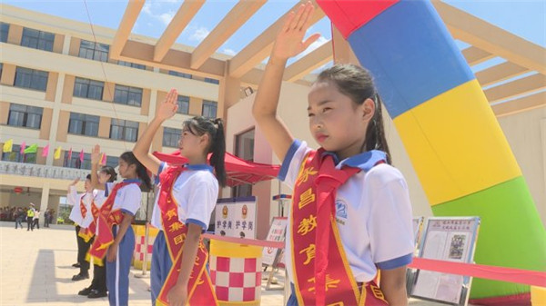 保山隆陽地震災區(qū)1870名異地安置中小學生復課 保山隆陽地震災區(qū)1870名異地安置中小學生復課