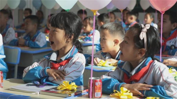 保山隆陽地震災區(qū)1870名異地安置中小學生復課 保山隆陽地震災區(qū)1870名異地安置中小學生復課