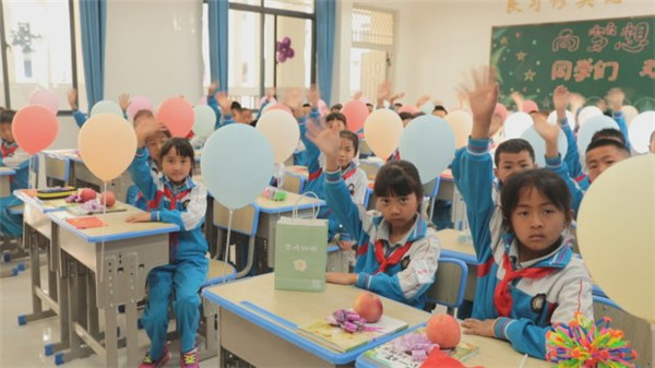 保山隆陽地震災區(qū)1870名異地安置中小學生復課 保山隆陽地震災區(qū)1870名異地安置中小學生復課