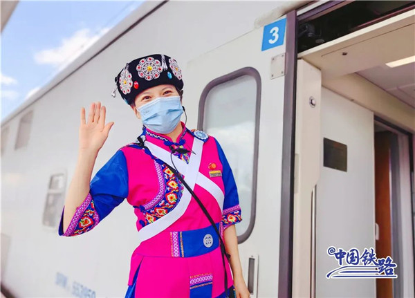 移動(dòng)的大床房!全國獨(dú)有!云南這趟雙層臥鋪火車“泰褲辣” 移動(dòng)的大床房!全國獨(dú)有!云南這趟雙層臥鋪火車“泰褲辣”