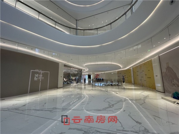 金俊廣場開業半年,人氣冷清到令人心酸,金格百貨心里也苦 金俊廣場開業半年,人氣冷清到令人心酸,金格百貨心里也苦