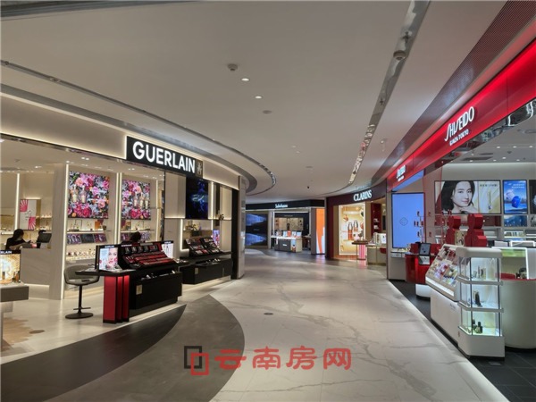 金俊廣場開業半年,人氣冷清到令人心酸,金格百貨心里也苦 金俊廣場開業半年,人氣冷清到令人心酸,金格百貨心里也苦