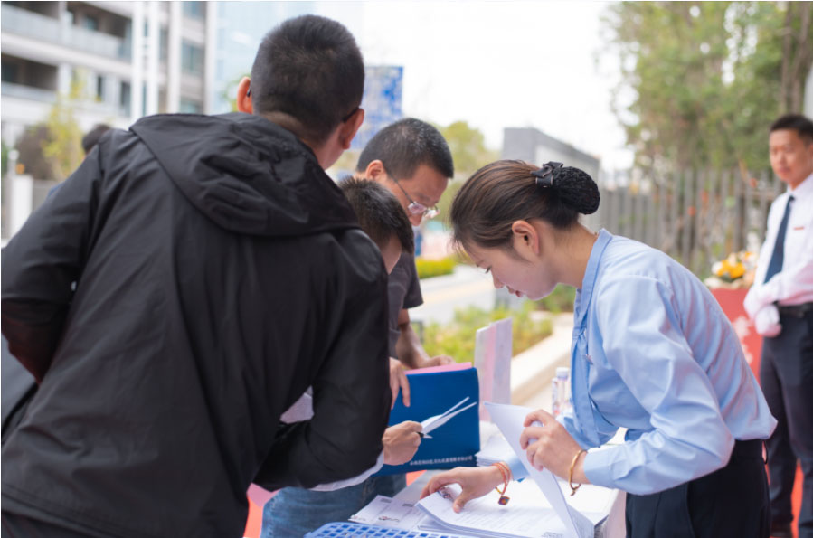 鵬欣漫城都薈二期交房現(xiàn)場(chǎng) 鵬欣漫城都薈二期交房現(xiàn)場(chǎng)