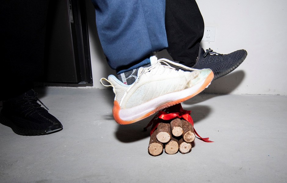 給業(yè)主準(zhǔn)備的跨火儀式 給業(yè)主準(zhǔn)備的跨火儀式