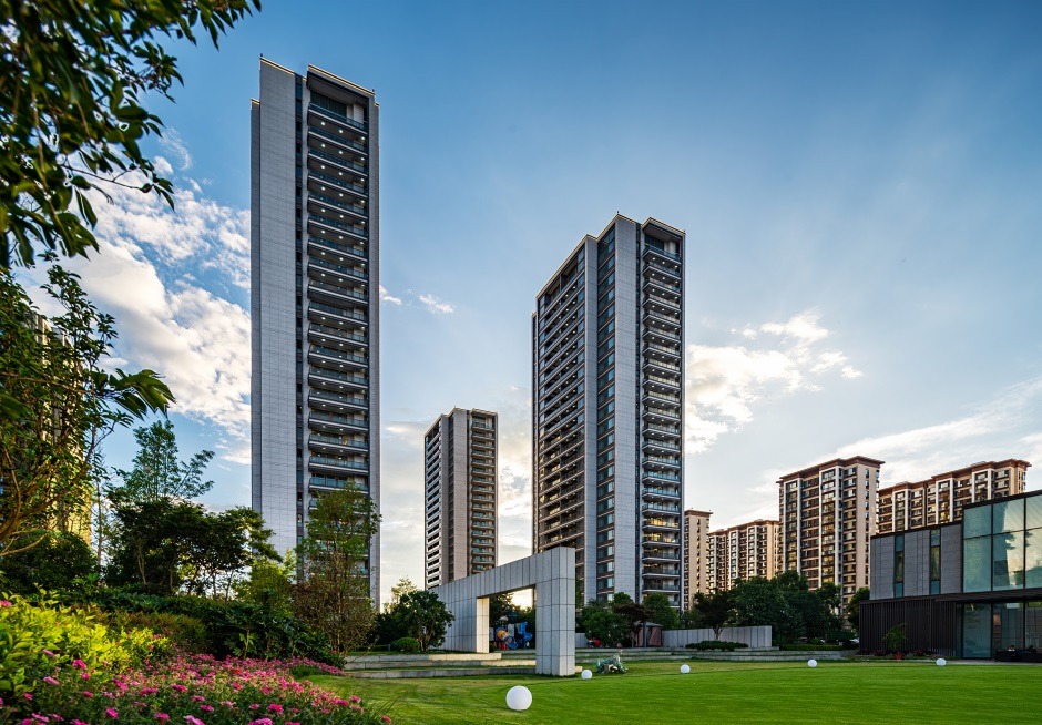 同一批土地上的住宅部分漫城都薈早已交付,但最核心的商業地塊仍未開工 同一批土地上的住宅部分漫城都薈早已交付,但最核心的商業地塊仍未開工