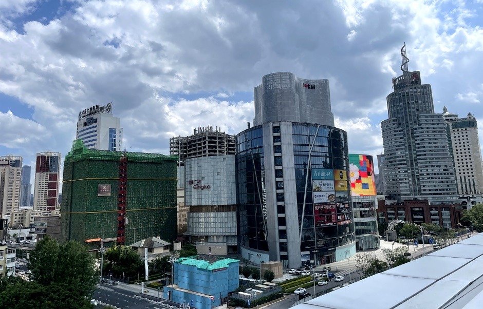 金俊廣場旁邊的英迪格酒店已經封頂 金俊廣場旁邊的英迪格酒店已經封頂