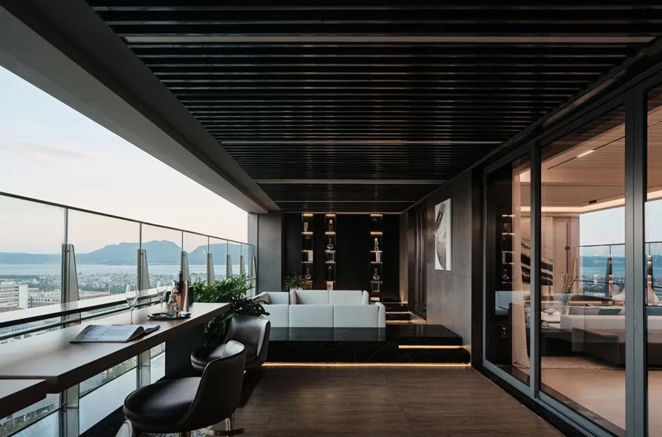 山海灣8號(hào)的奢闊陽臺(tái) 山海灣8號(hào)的奢闊陽臺(tái)