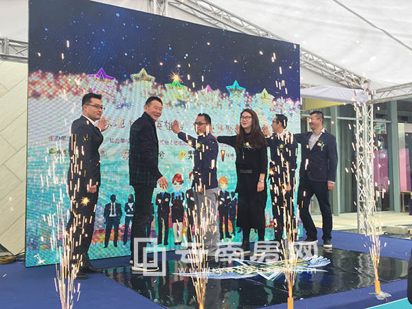 G؄(chung)I(y)Ӣۉ(mng)QِC(jing)Yƶ(hu)e